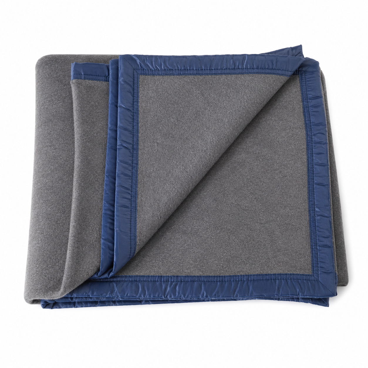 Manta gris con borde azul acolchado